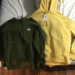 2 Nike hoodies brand new xl (22$ A PIECE)